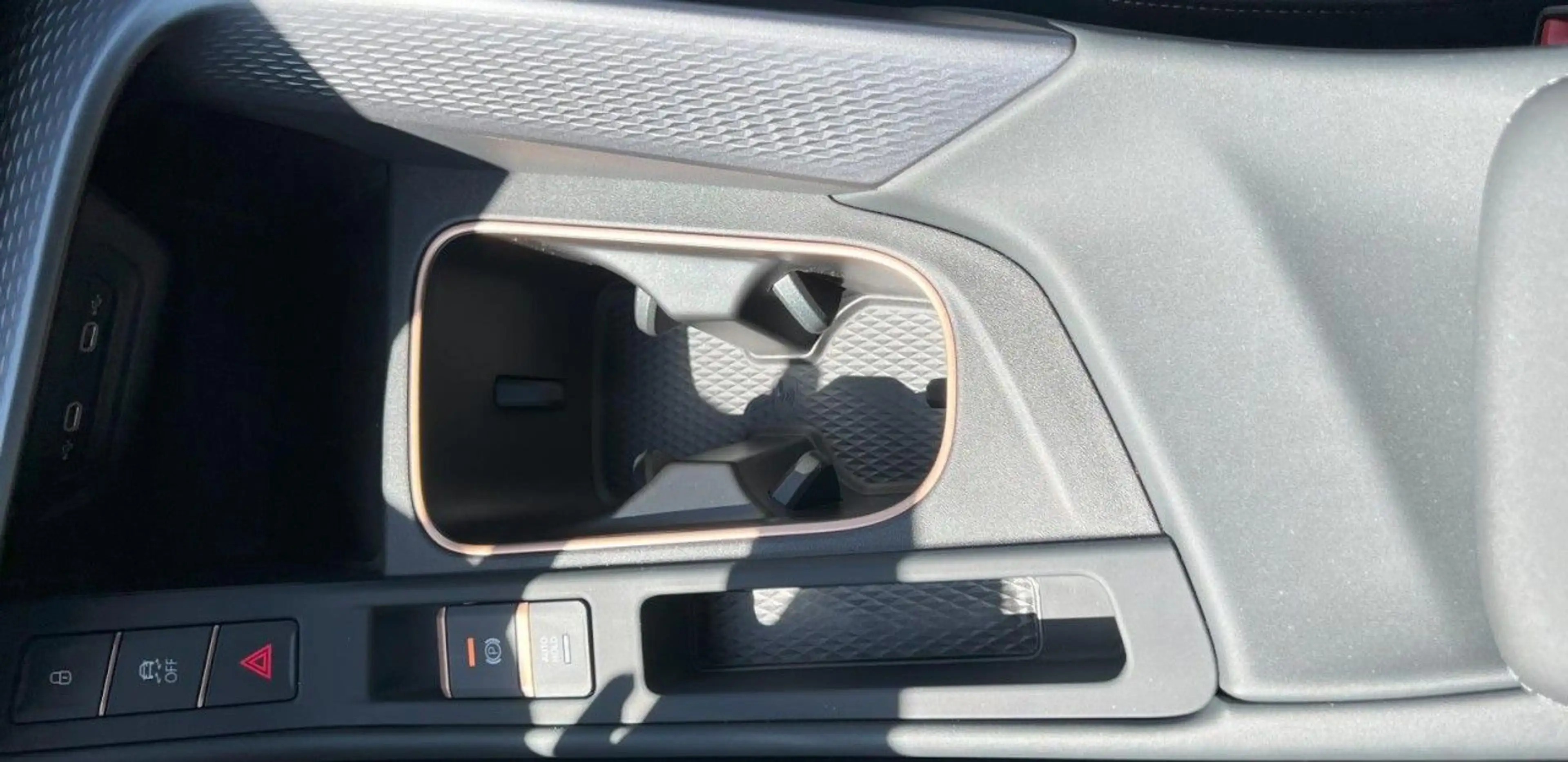 CUPRA Terramar VZ 4-Drive 2.0 TSI+Pano+XL+Matrix+Sennheiser — photo 12