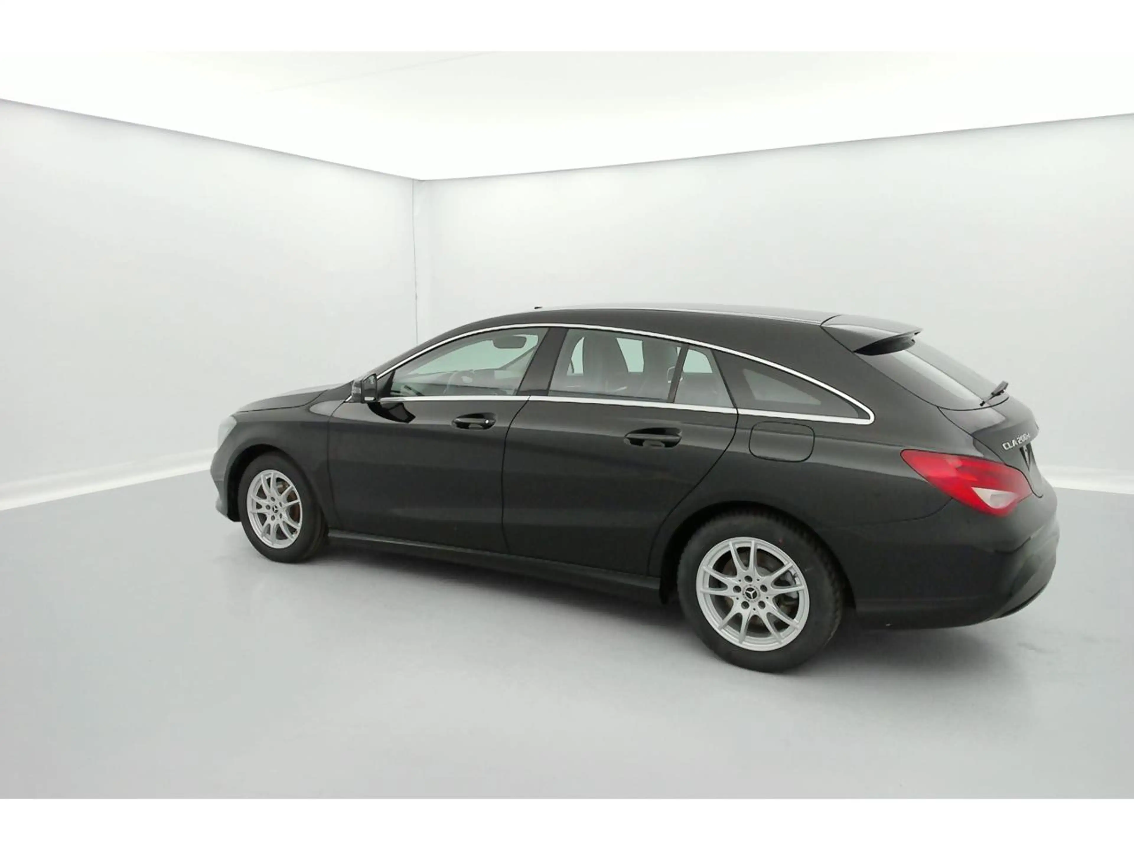 Mercedes-Benz CLA 200 200d (EU6d-TEMP) — photo 6