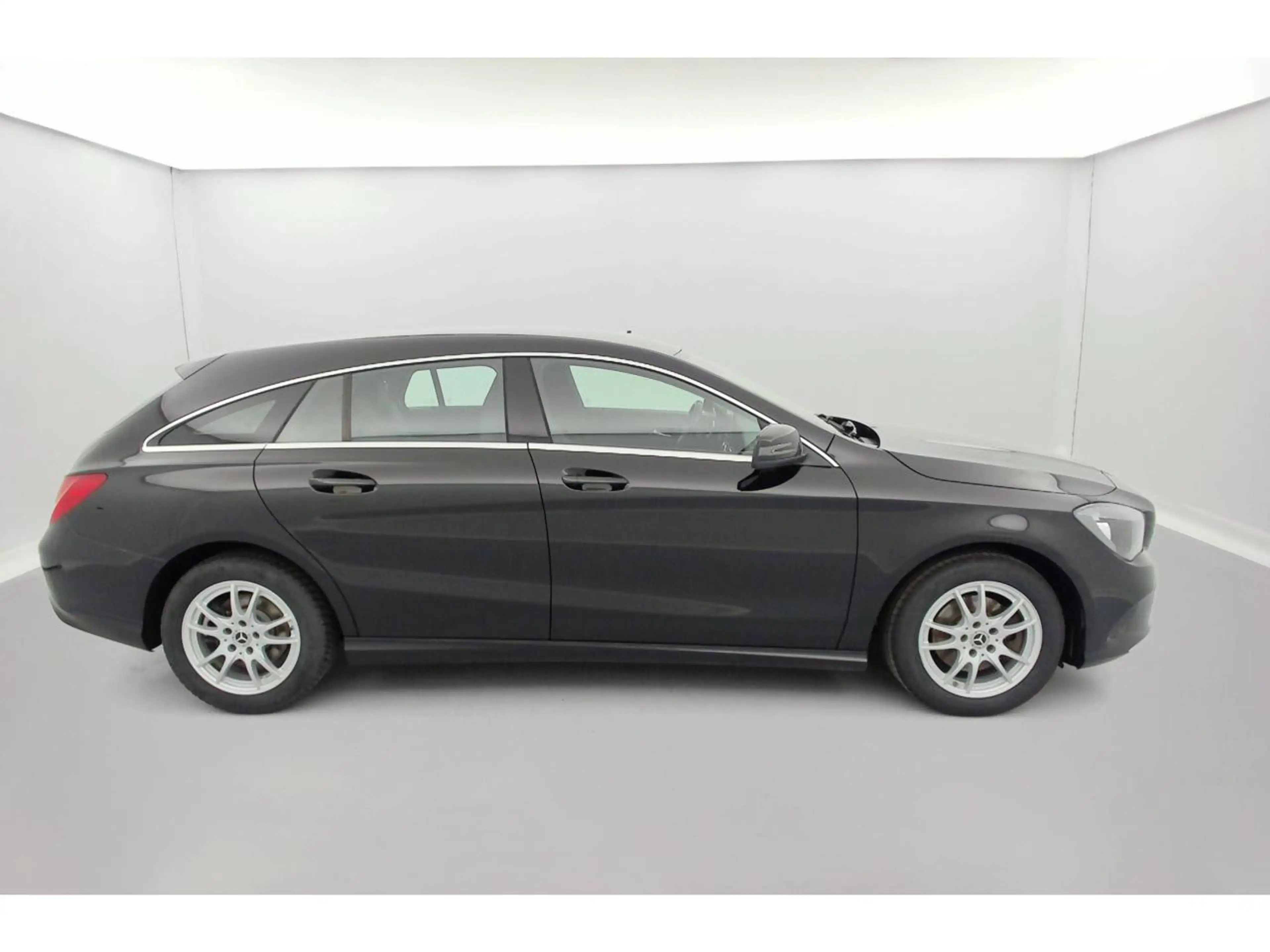 Mercedes-Benz CLA 200 200d (EU6d-TEMP) — photo 10