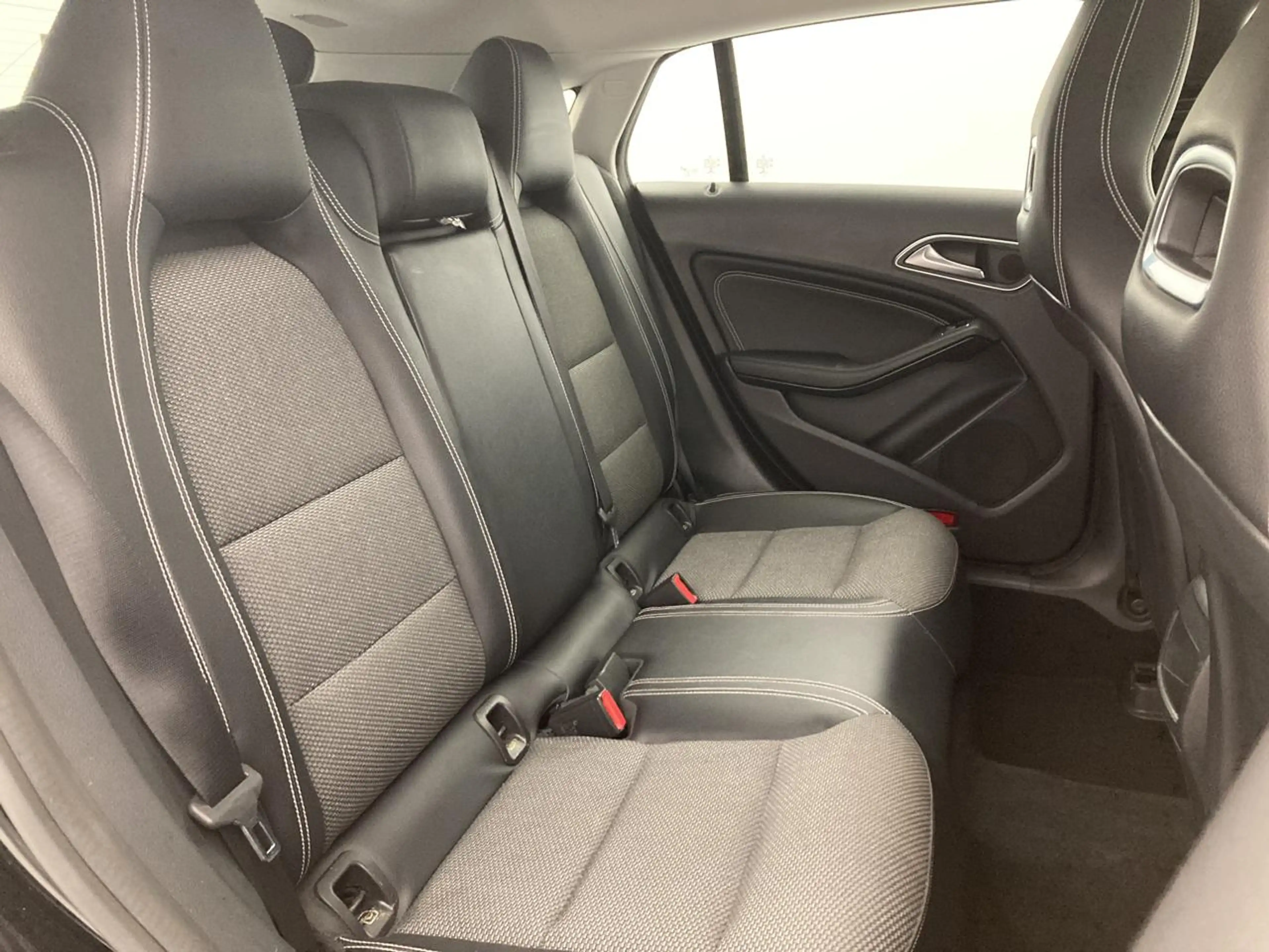 Mercedes-Benz CLA 200 200d (EU6d-TEMP) — photo 13