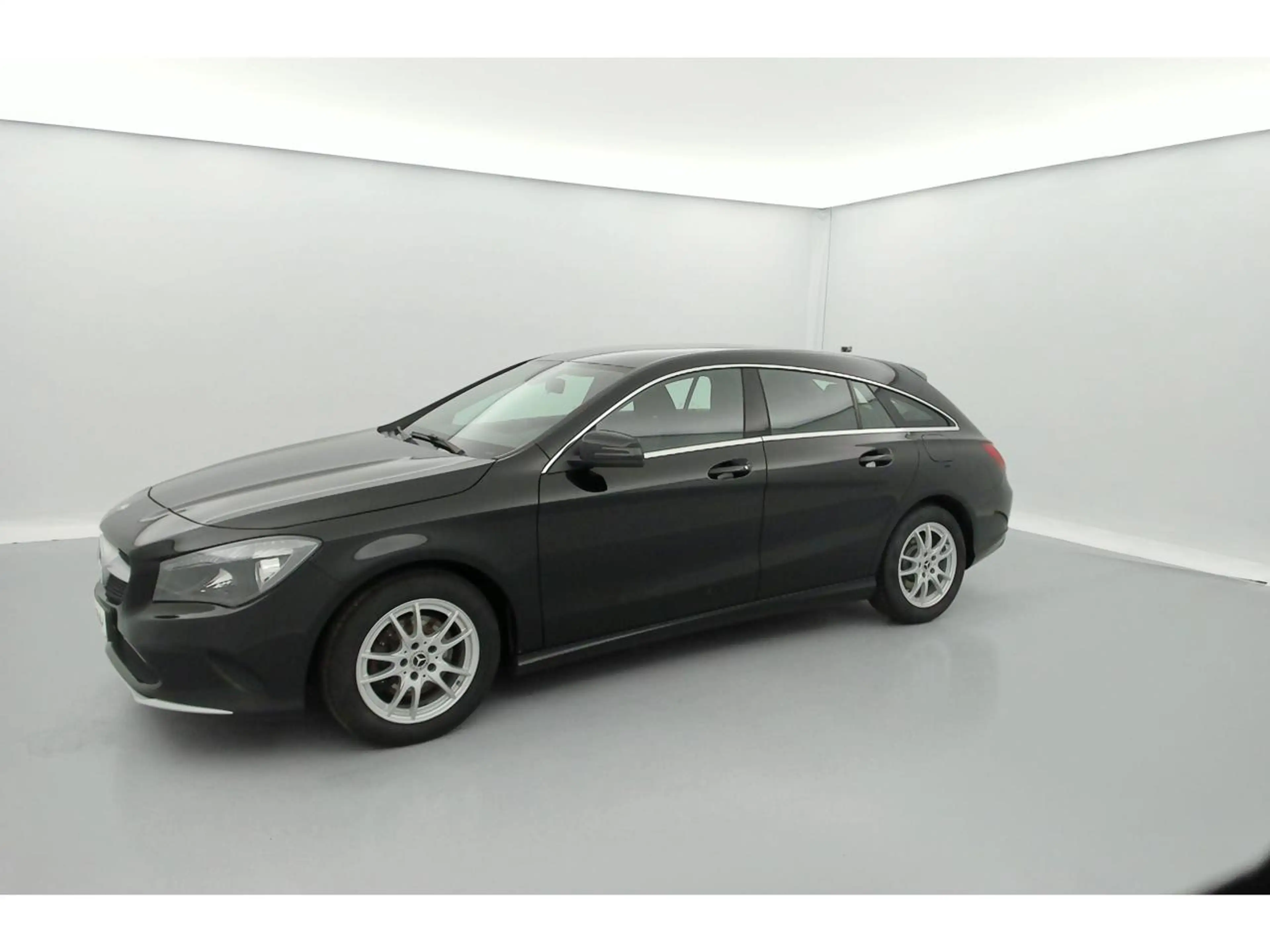 Mercedes-Benz CLA 200 200d (EU6d-TEMP) — photo 11