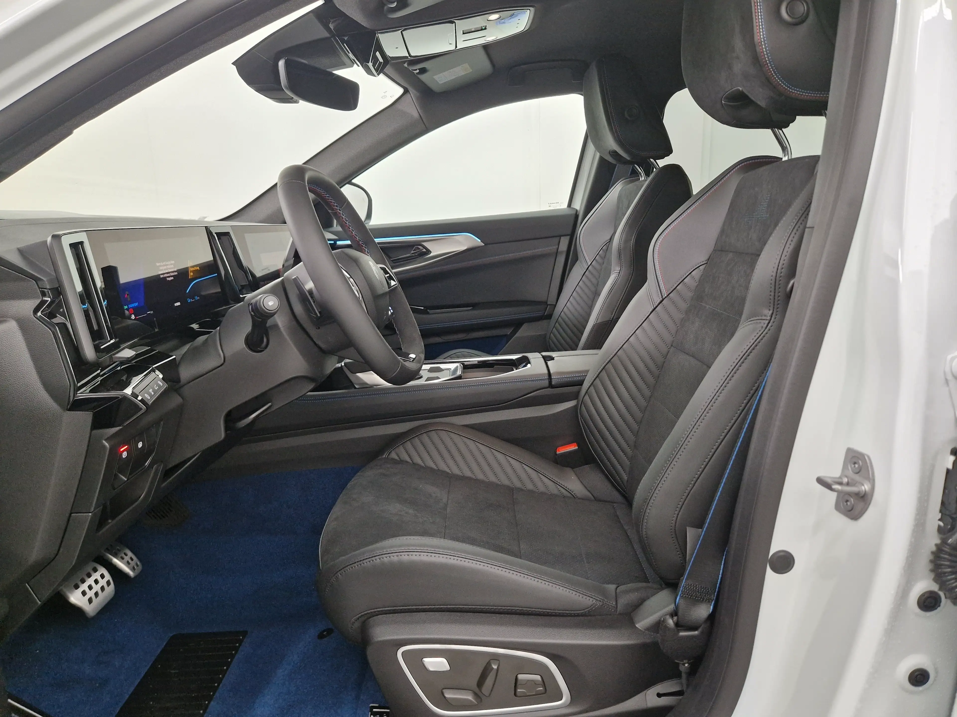 Renault Rafale Atelier Alpine Hyper Hybrid 4x4 300 — photo 8