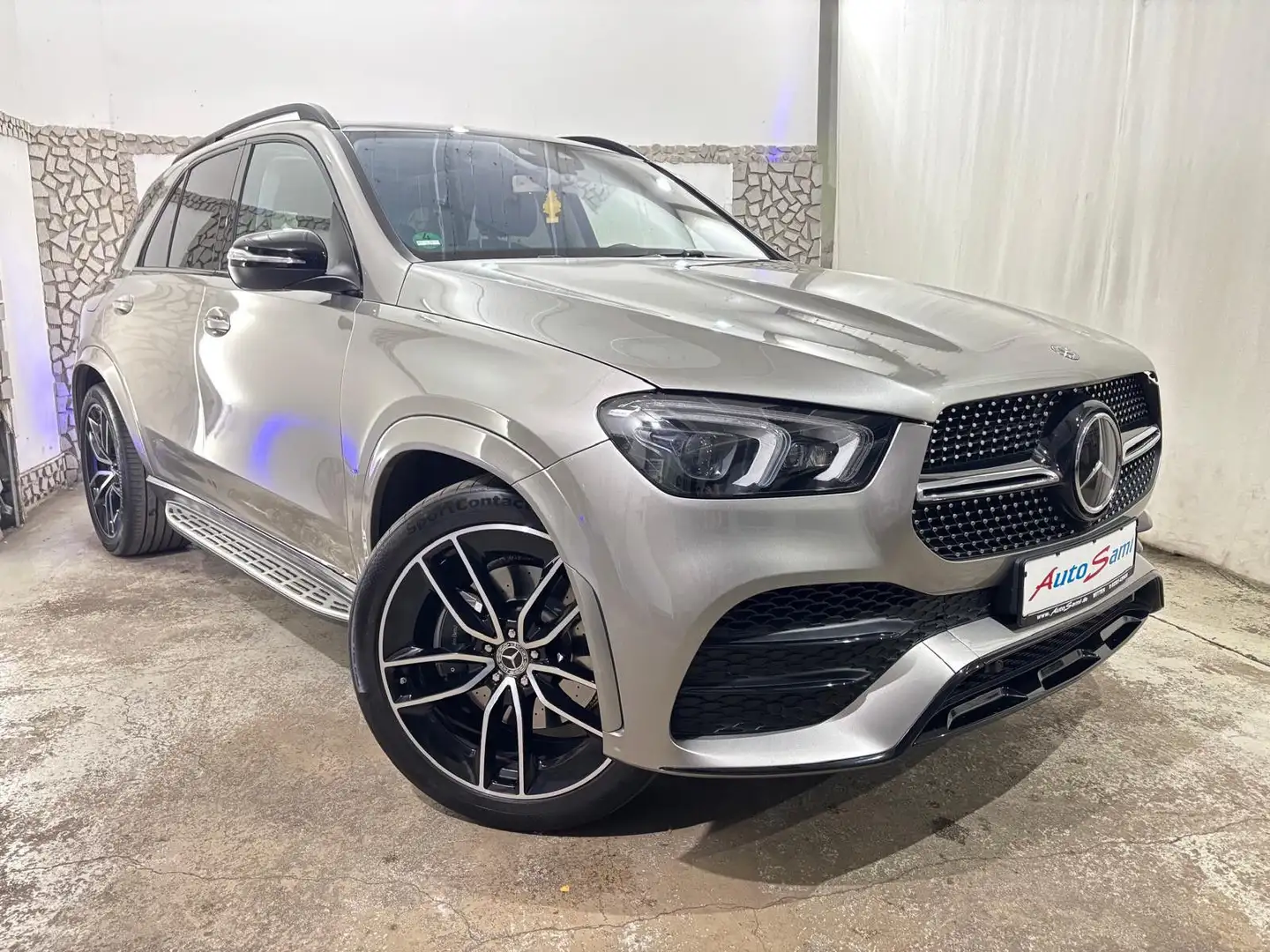 Mercedes-Benz GLE 400 d 4Matic AMG PANO HEAD-UP SOFT-CL 7-SITZE Silber - 1
