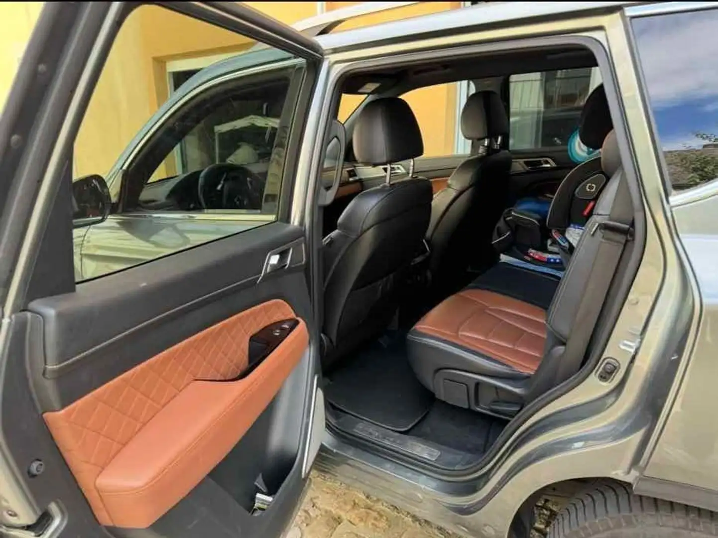 SsangYong Rexton 220 e-XDi 4WD A - 2