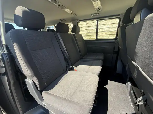Volkswagen Transporter view 13