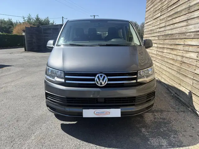 Volkswagen Transporter view 10