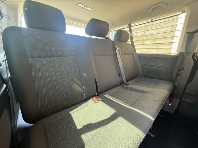 Volkswagen Transporter view 11