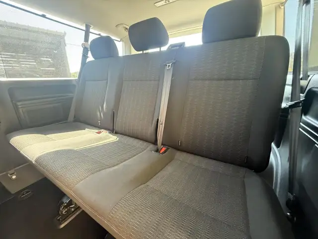 Volkswagen Transporter view 19
