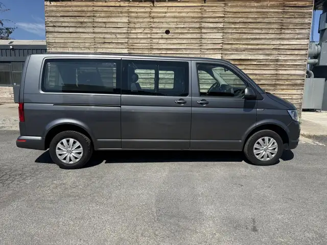Volkswagen Transporter view 8