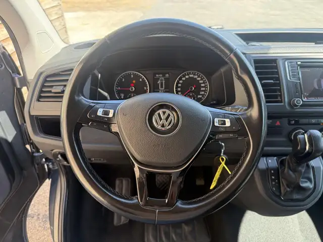 Volkswagen Transporter view 26