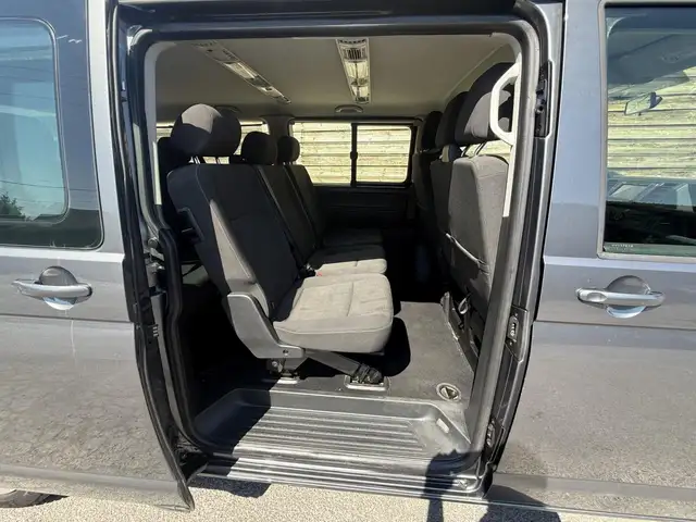 Volkswagen Transporter view 12