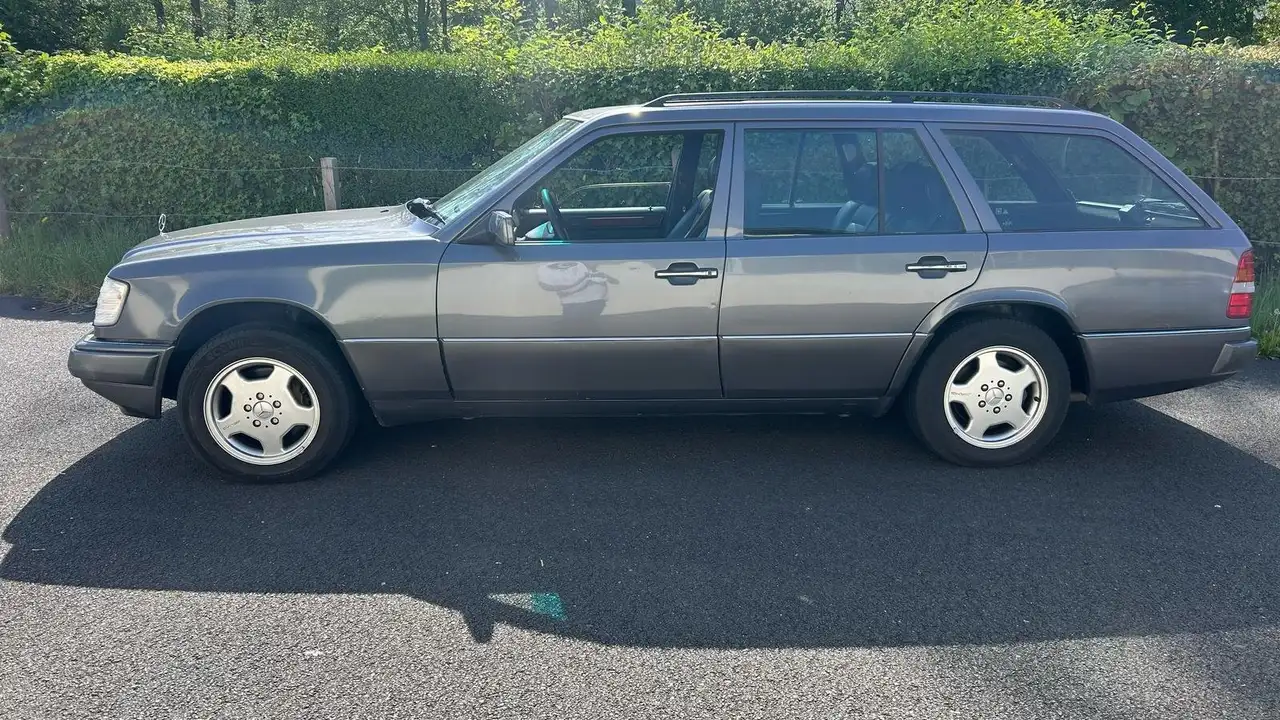 Mercedes-Benz E 320 320 TE / S124, foto 12