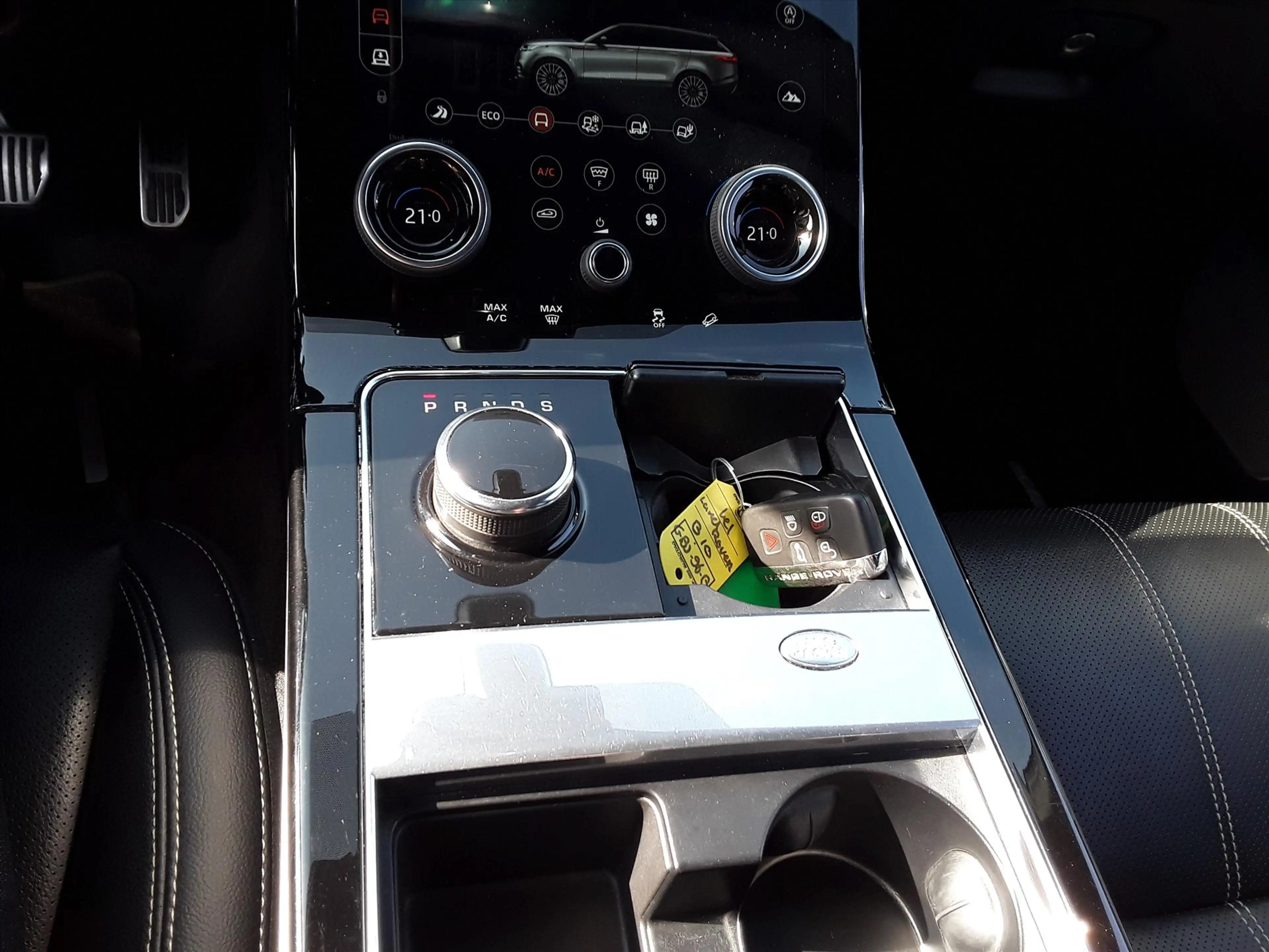 Land Rover Range Rover Velar 2.0 300pk AWD AUT R-Dynamic SE — photo 17