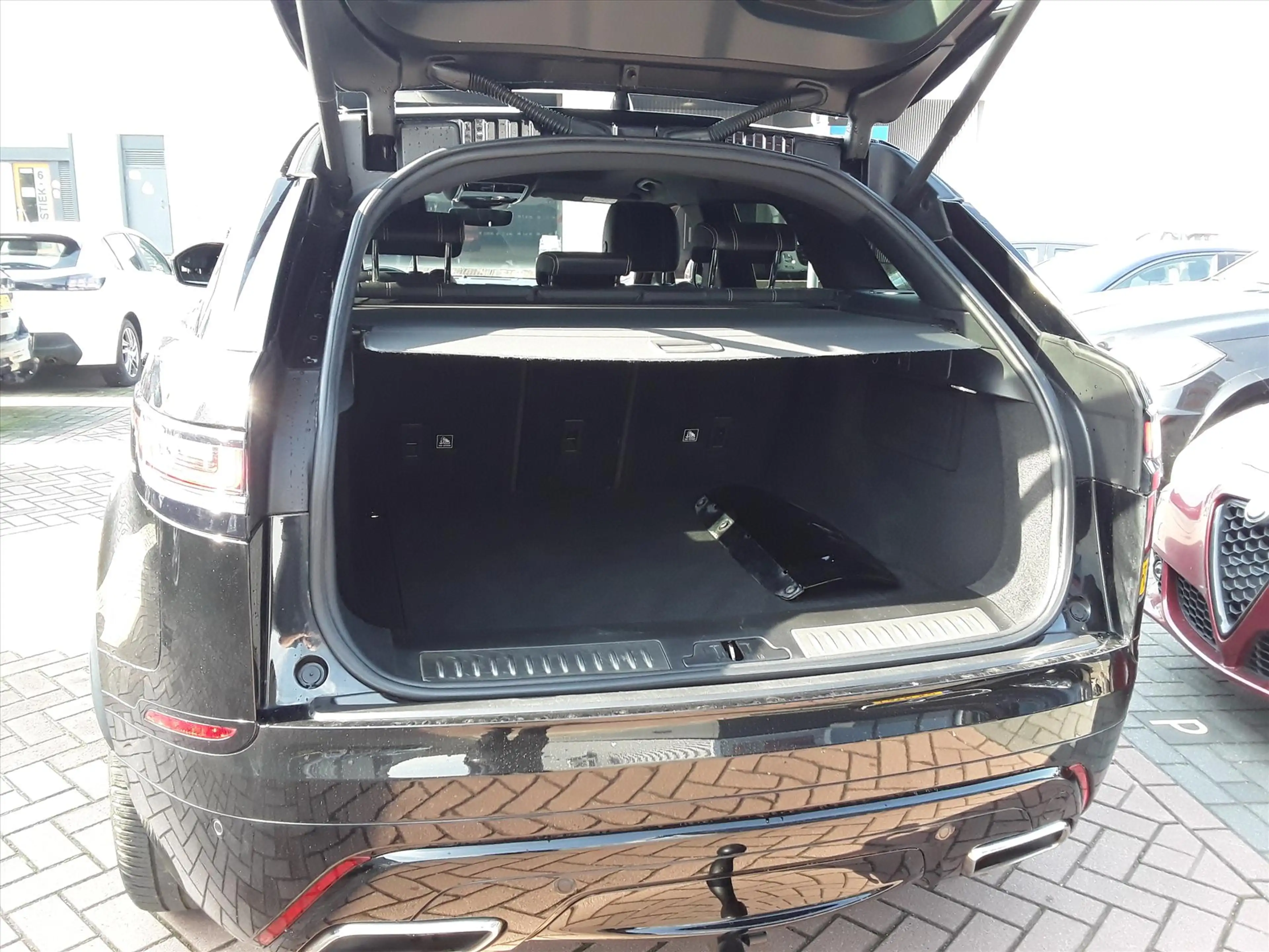 Land Rover Range Rover Velar 2.0 300pk AWD AUT R-Dynamic SE — photo 8