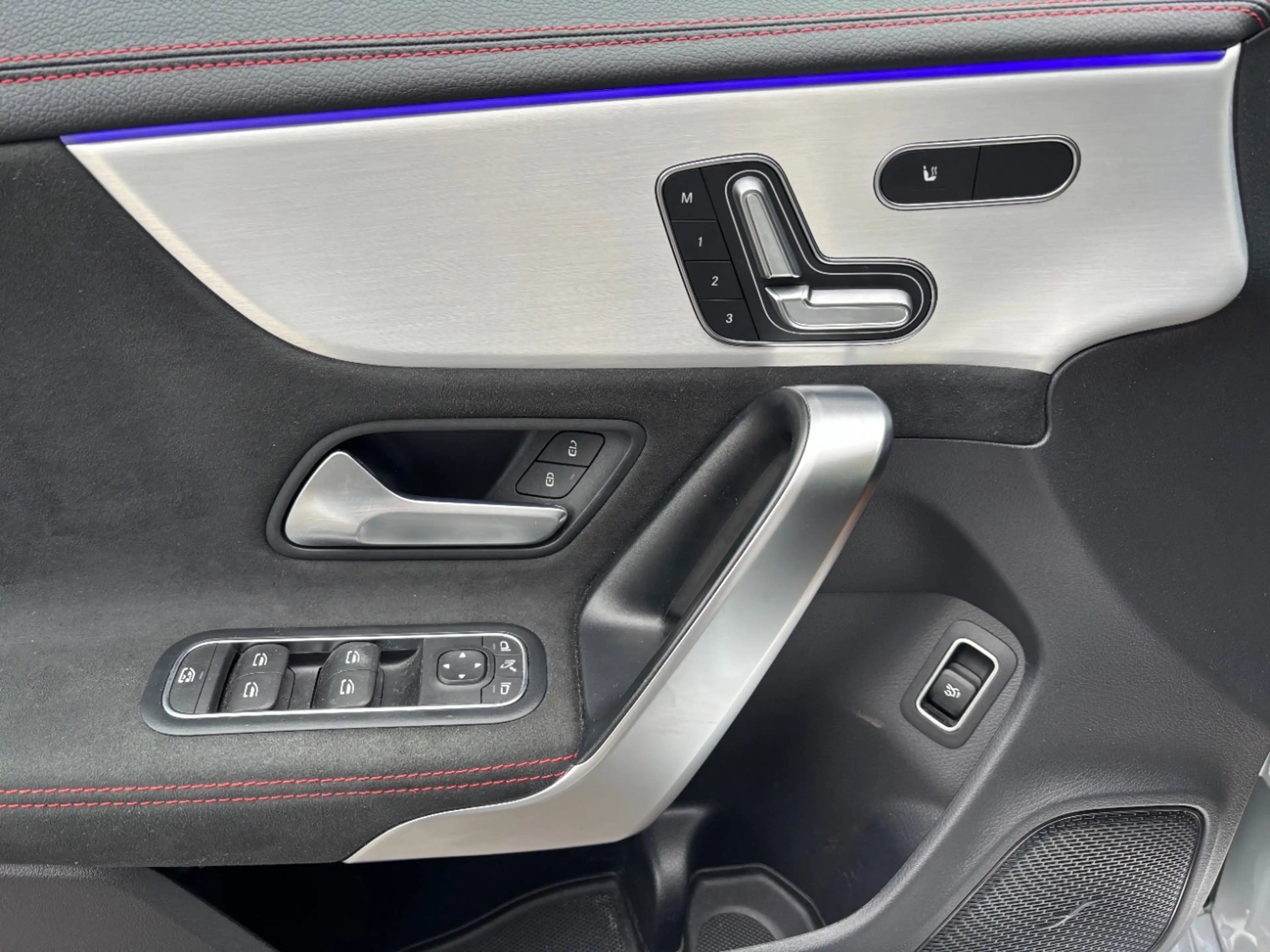 Mercedes-Benz CLA 35 AMG AMG CLA 35 4MATIC Coupé AMG Distr KeyGo — photo 6