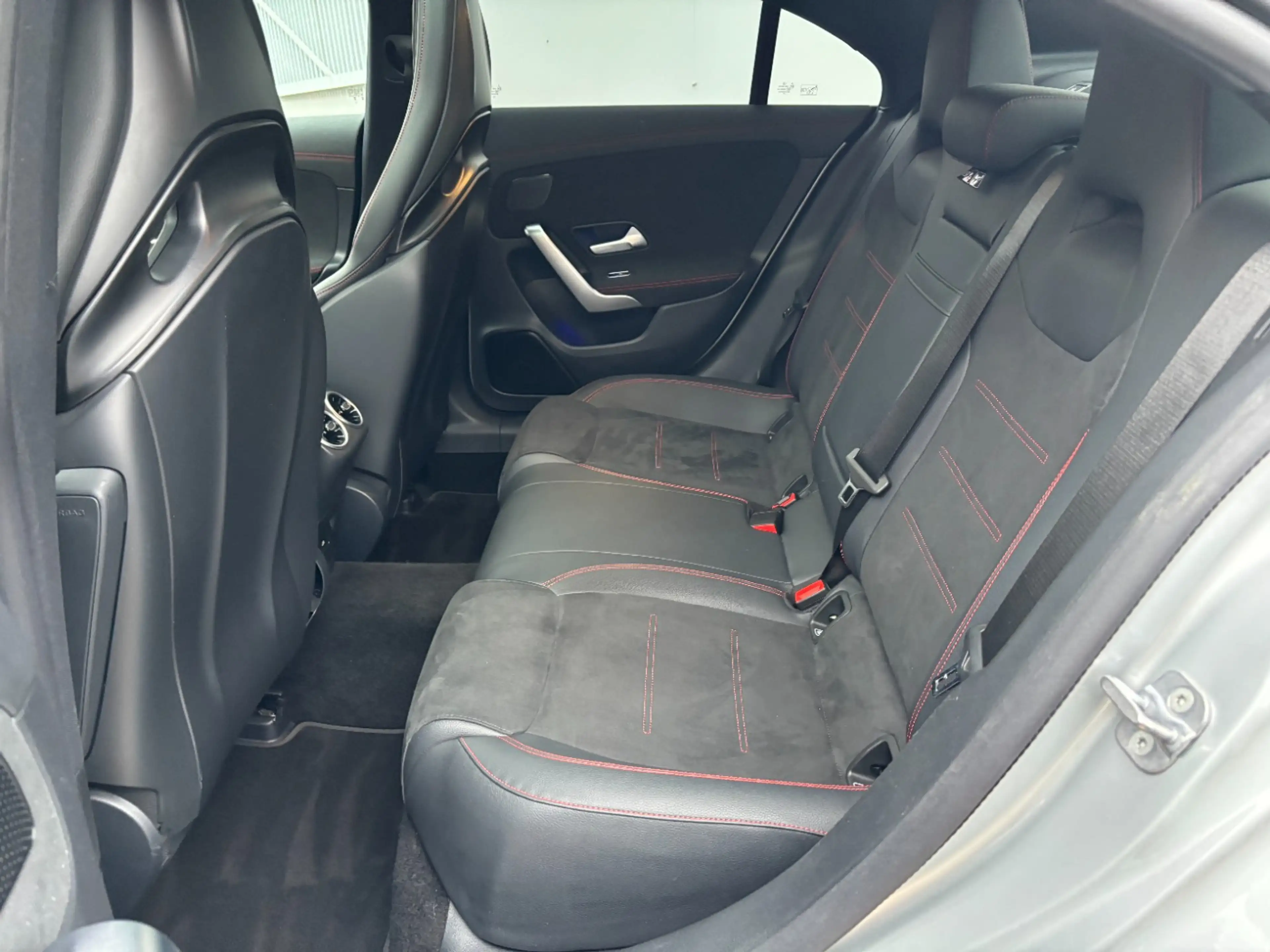 Mercedes-Benz CLA 35 AMG AMG CLA 35 4MATIC Coupé AMG Distr KeyGo — photo 9