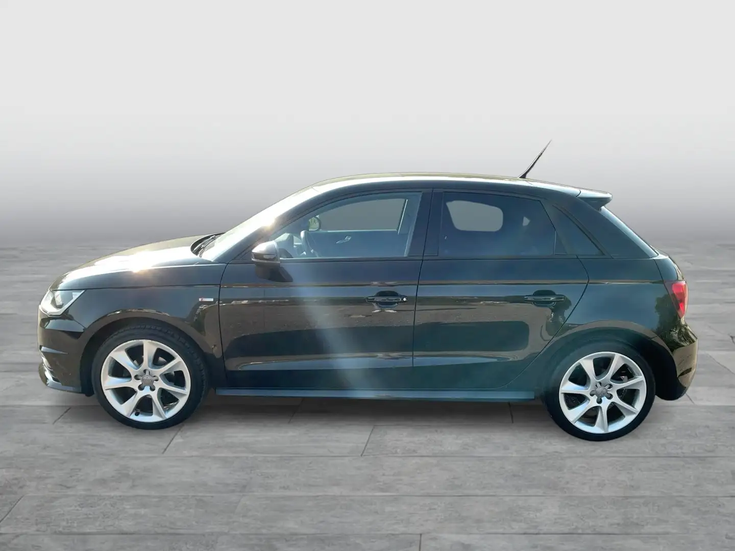 Audi A1 basis Schwarz - 1