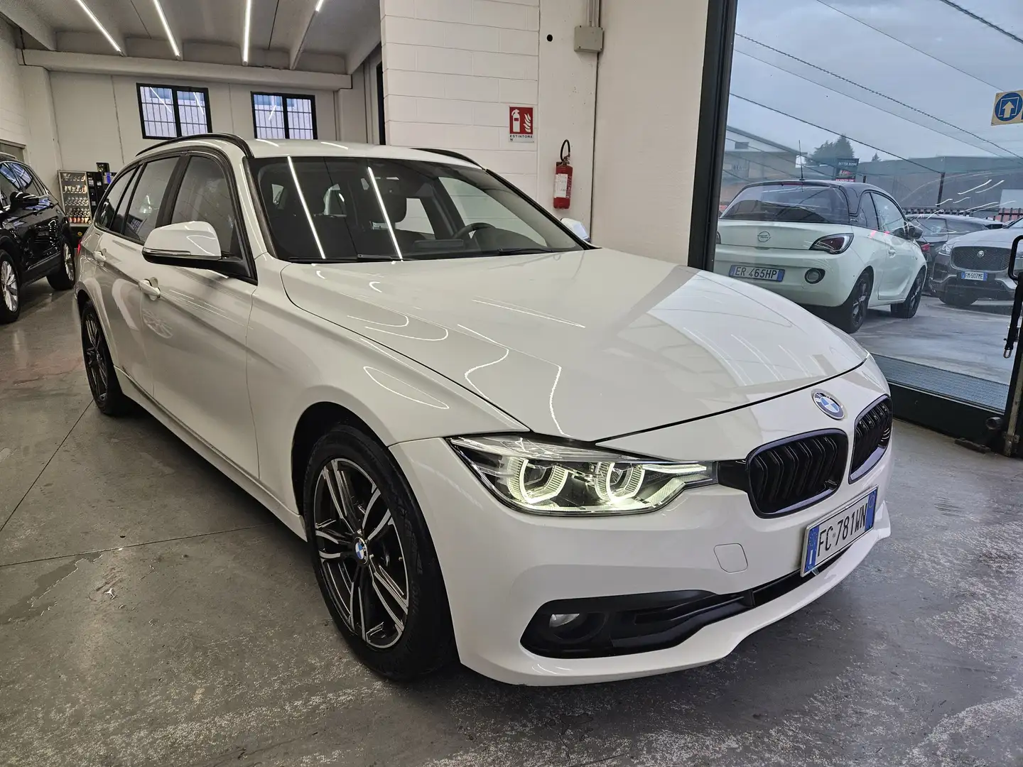 BMW 316 Serie 3 F31 2015 Touring 316d Touring Sport auto Blanc - 1