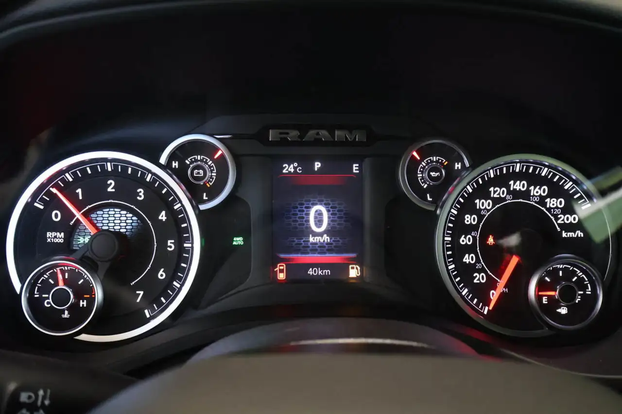 RAM 1500 снимка RAM 1500