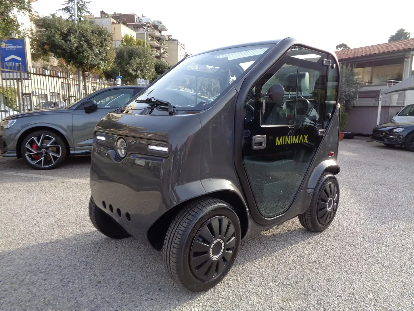 Tazzari EV MINIMAX L6 Gri - 1