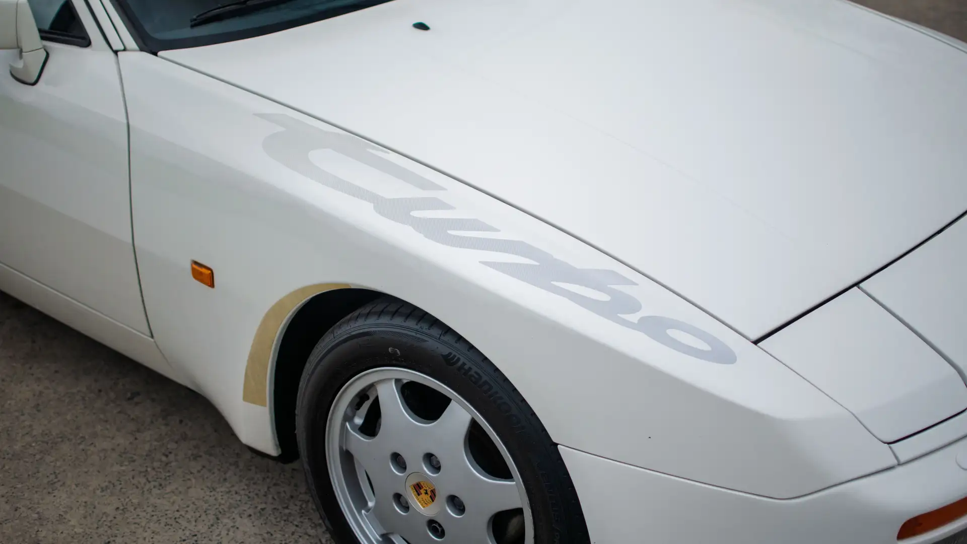 Porsche 944 TURBO | FULL HISTORY | FACTORY PAINT Weiß - 2