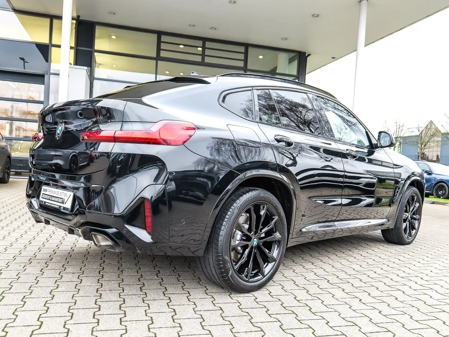 BMW X4 xDrive30d M Sport PANO RFK NAVI LED Laser LM Schwarz - 2