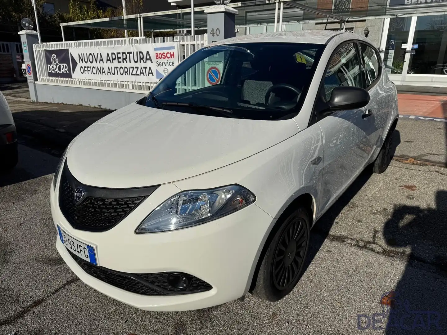 Lancia Ypsilon Ypsilon 1.0 FireFly 5 porte S&S Hybrid Ecochic Si Blanc - 2