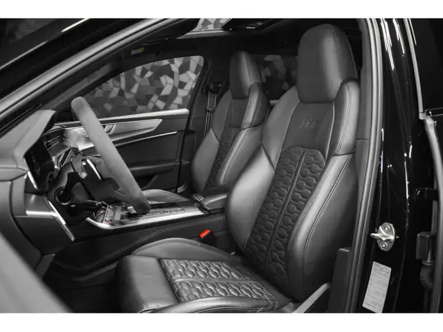 Audi RS6 view 9
