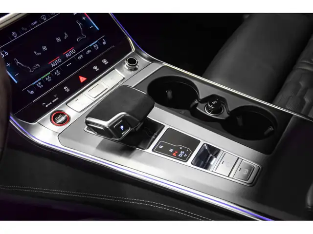 Audi RS6 view 11