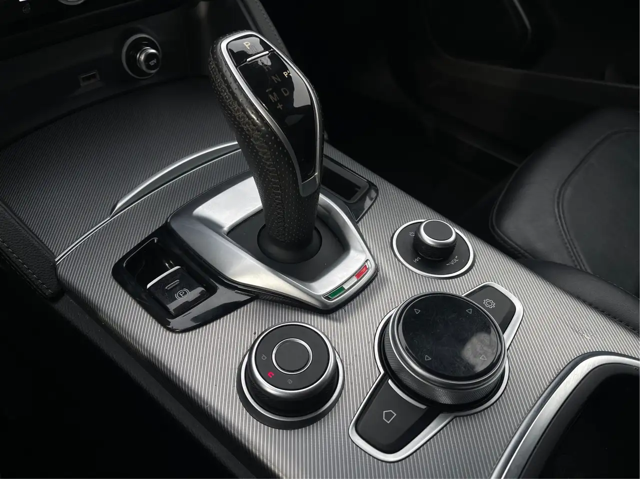 Alfa Romeo Stelvio fotografie Alfa Romeo Stelvio