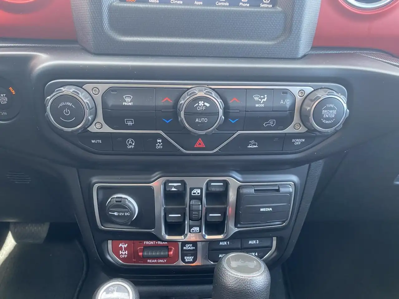Jeep Wrangler снимка Jeep Wrangler