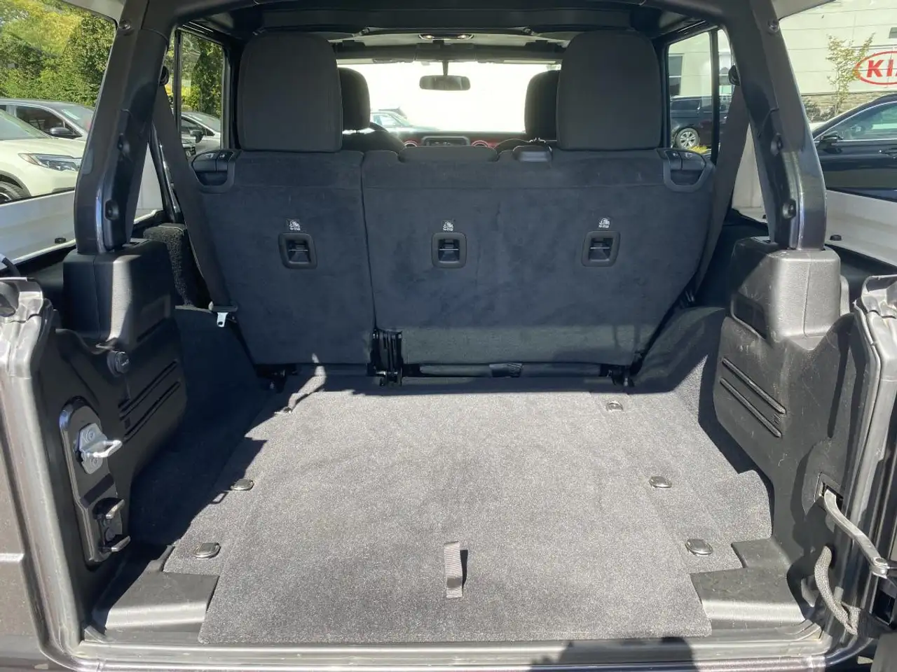 Jeep Wrangler снимка Jeep Wrangler