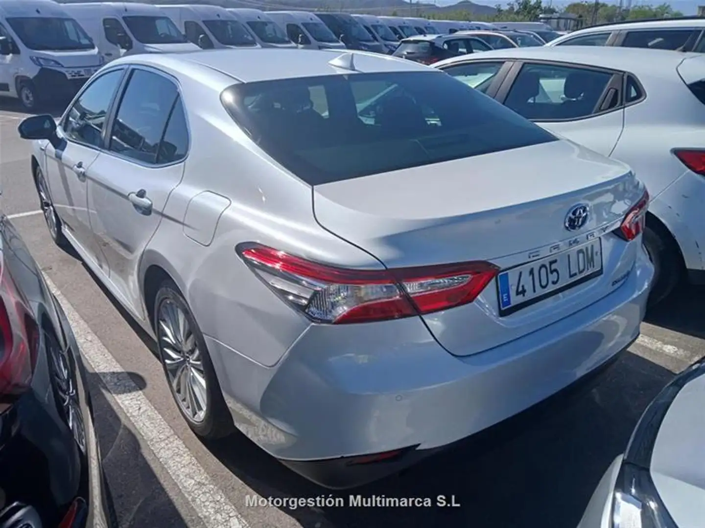 Toyota Camry 2.5 220H Advance - 2