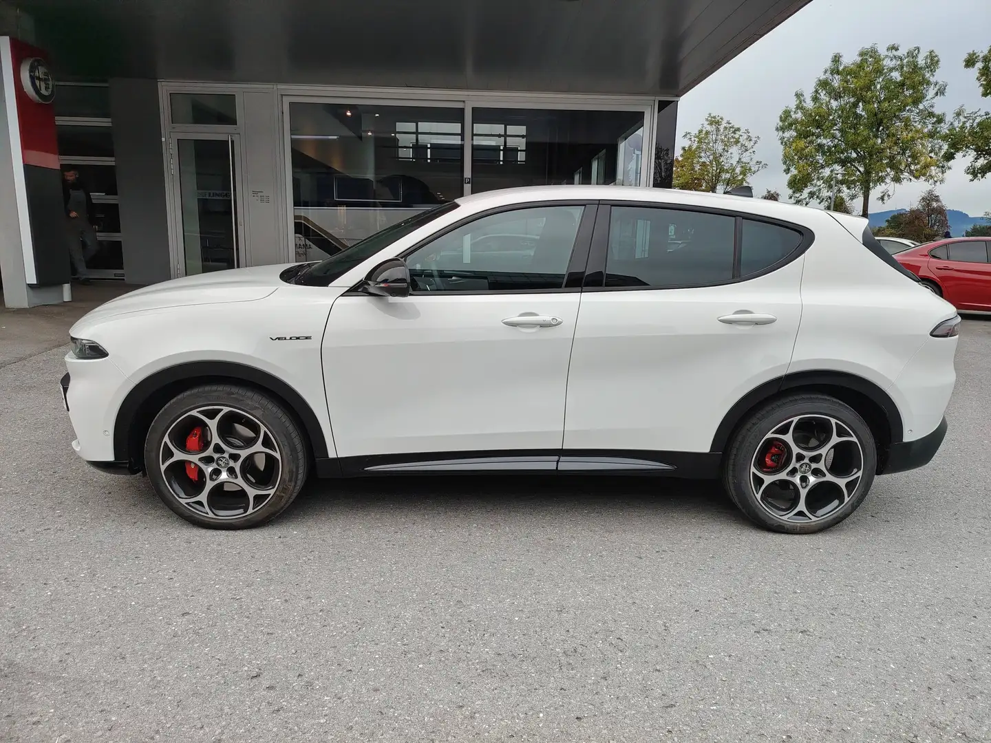 Alfa Romeo Tonale Ibrida 1,5 MHEV Veloce Weiß - 2