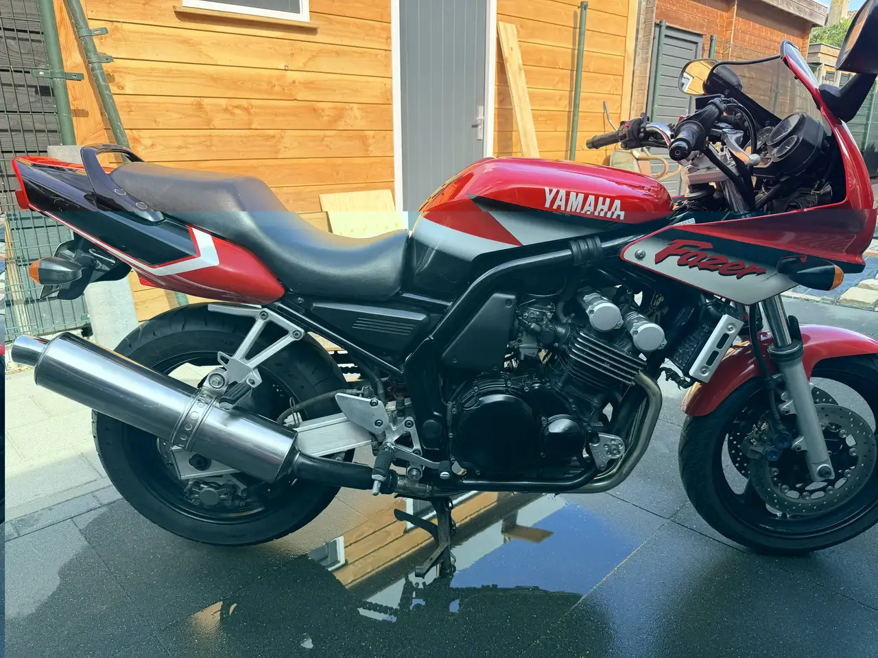 Yamaha FZS 600