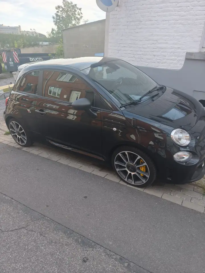 Abarth 695 2024