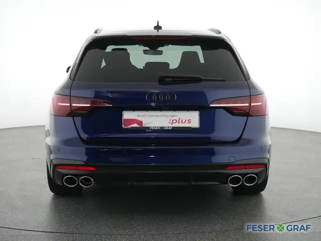 Audi S4 view 14