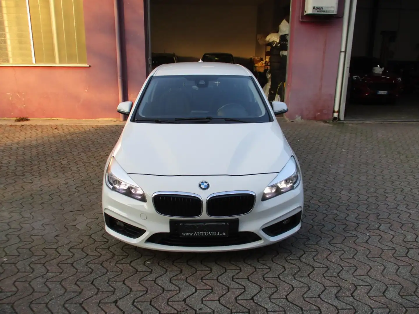 BMW 218 i Active Tourer Advantage *AUTOMATICA Bianco - 2
