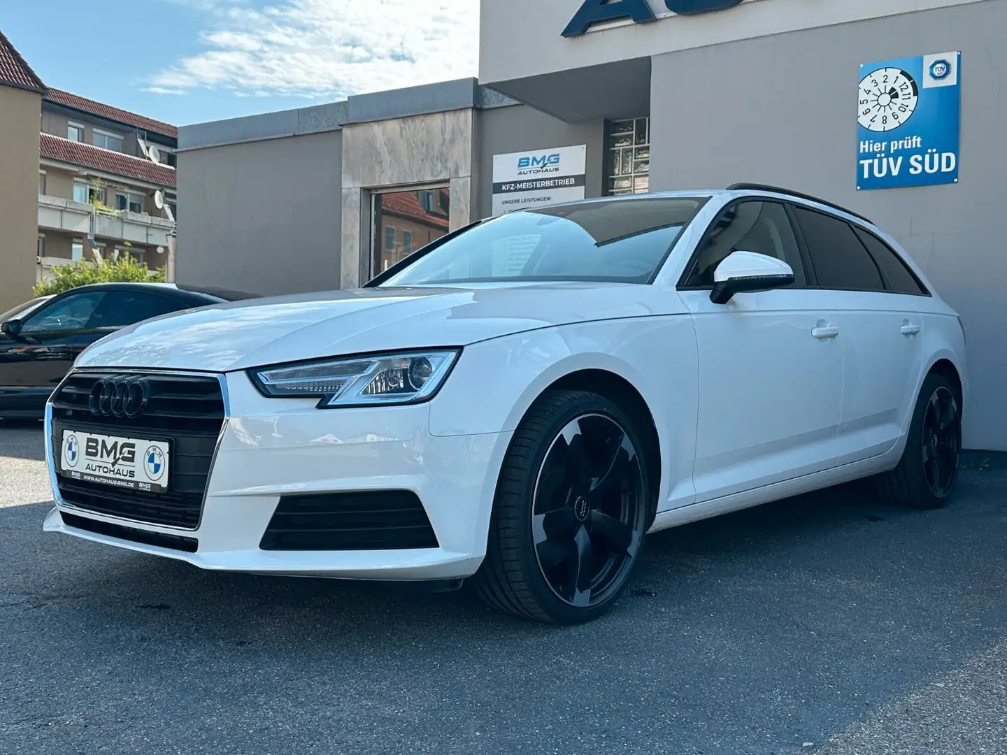 Audi A4 Avant 40TFSI basis ultra Aut. Navi LED 19" Blanc - 1