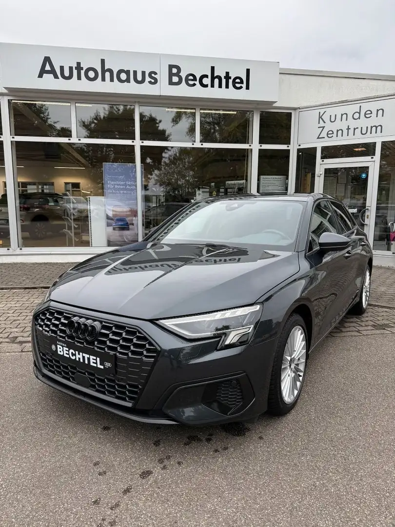 Audi A3 Sportback 35 TFSI, LED,  ACC, Rüfaka, uvm Grau - 2