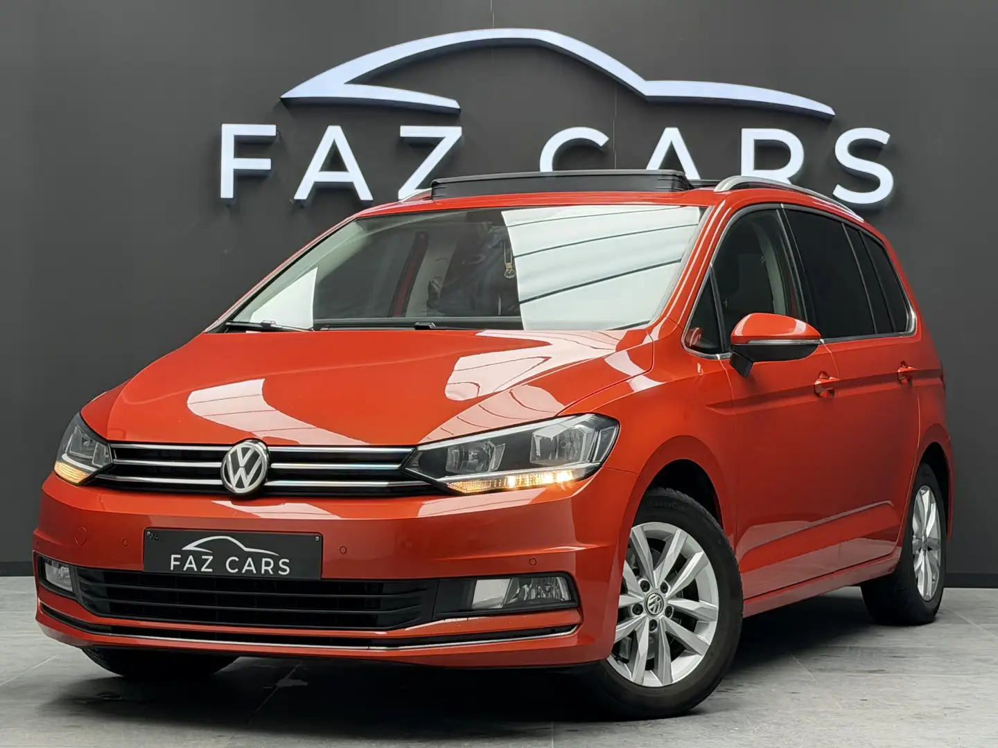Volkswagen Touran 1.6 TDi SCR Highline *1ER PROP + 7 PL. + GARANTIE* Orange - 1