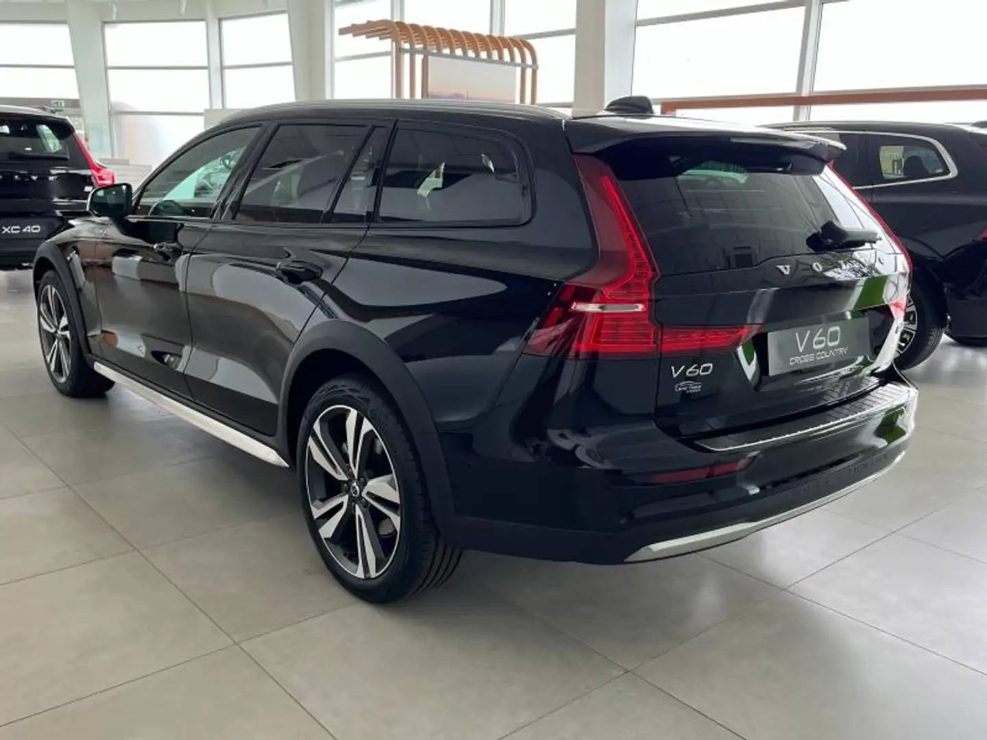 Volvo V60 Cross Country B4 AWD 197ch Pro Geartronic - 2