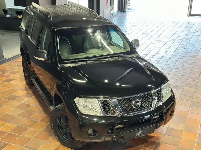 Nissan Pathfinder STIER BUNDESWEHR FELDJÄGER-EDITION 4WD STANDHEIZUN