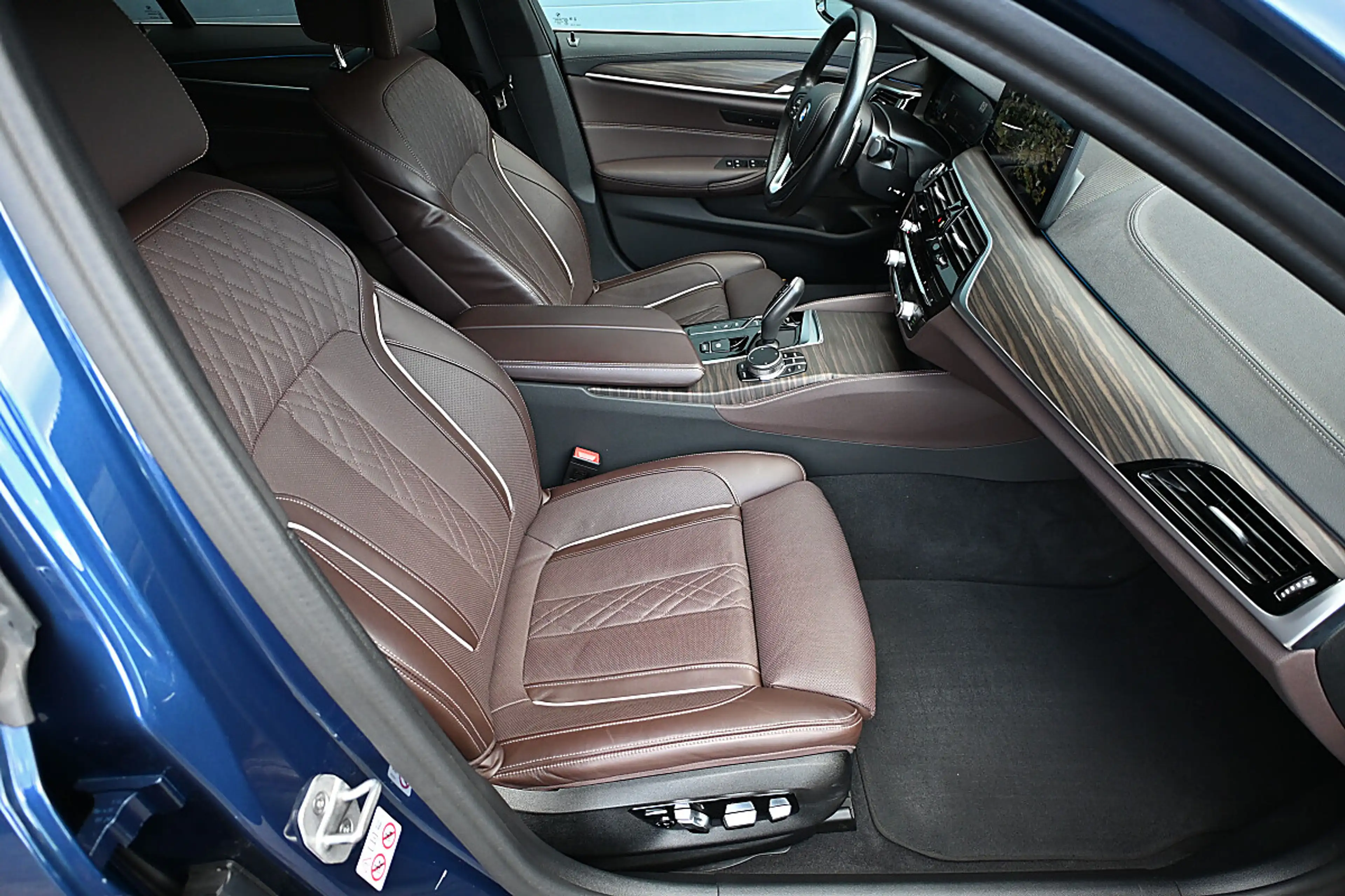 BMW 530 e xDrive Touring Aut. NP €100k ACC, AHK elektr.... — photo 14