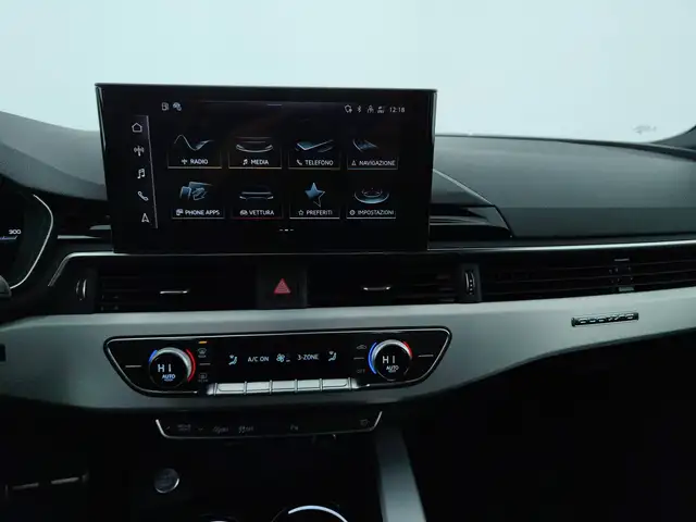 Audi A4 view 9