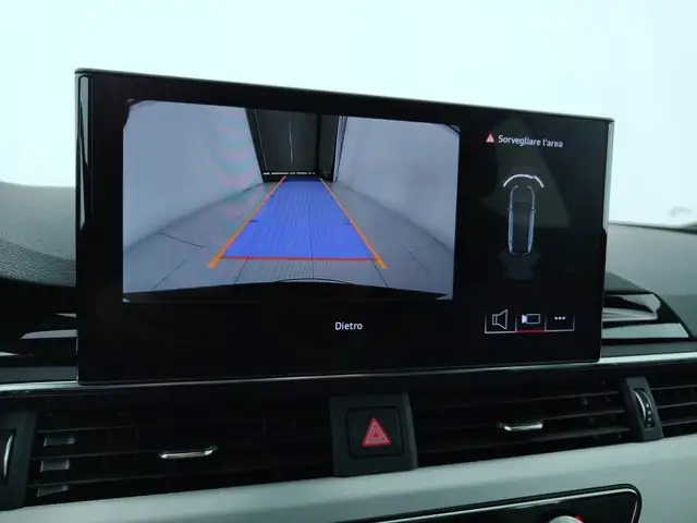 Audi A4 view 11