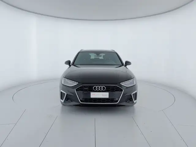 Audi A4 view 7