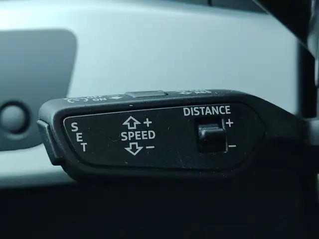Audi A4 view 13