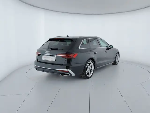 Audi A4 view 5