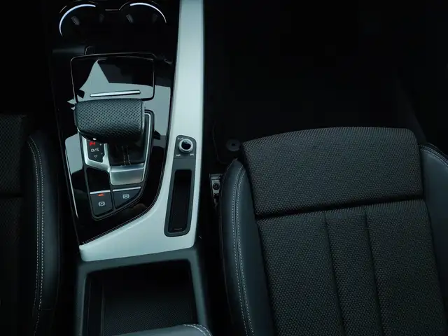 Audi A4 view 10